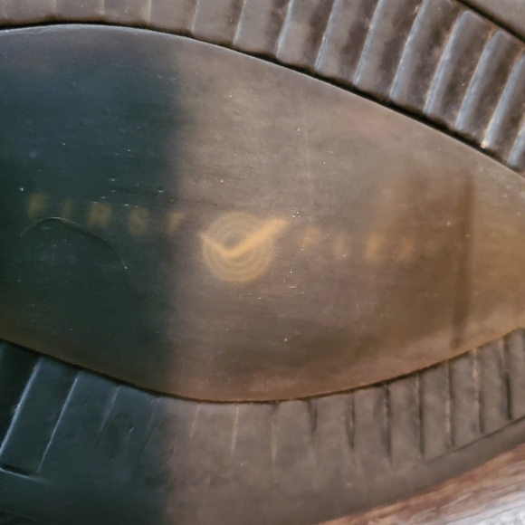 Bostonian Strada Men's Italian Dress Shoes - Picture 12 of 16